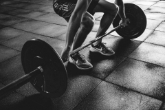 person-holding-barbell-841130_sw